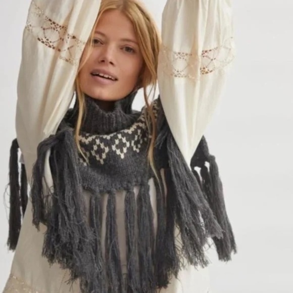 NWT Anthropologie Fringe  Turtleneck Collar Shrug Poncho - Picture 3 of 5